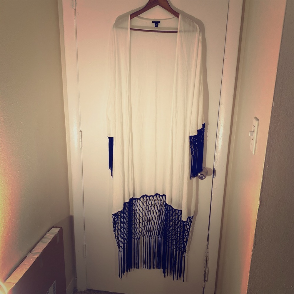 Torrid white crepe black fringe kimono